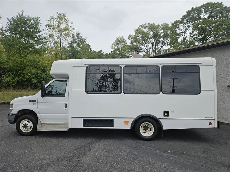 2014 Ford E-350 ADA Shuttle 12P | BusesForSale.com | BusesForSale
